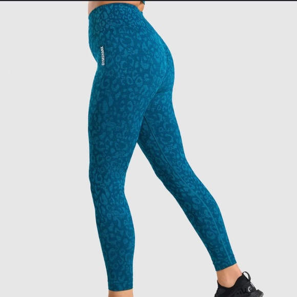 Gymshark Adapt Animal Print Leggings size small - Picture 2 of 3